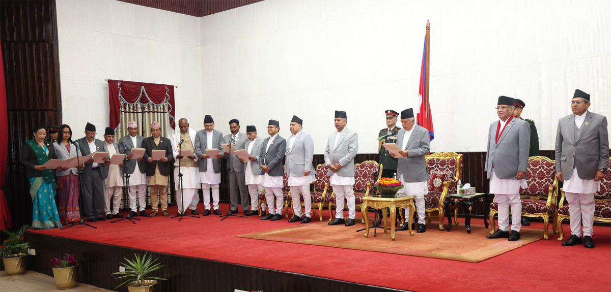 नवनियुक्त मन्त्रीहरुले लिए पद तथा गोपनीयताको शपथ